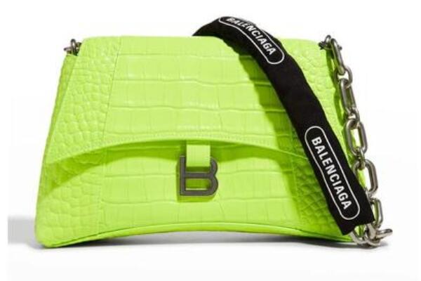 东兴区回收巴黎世家包.jpg